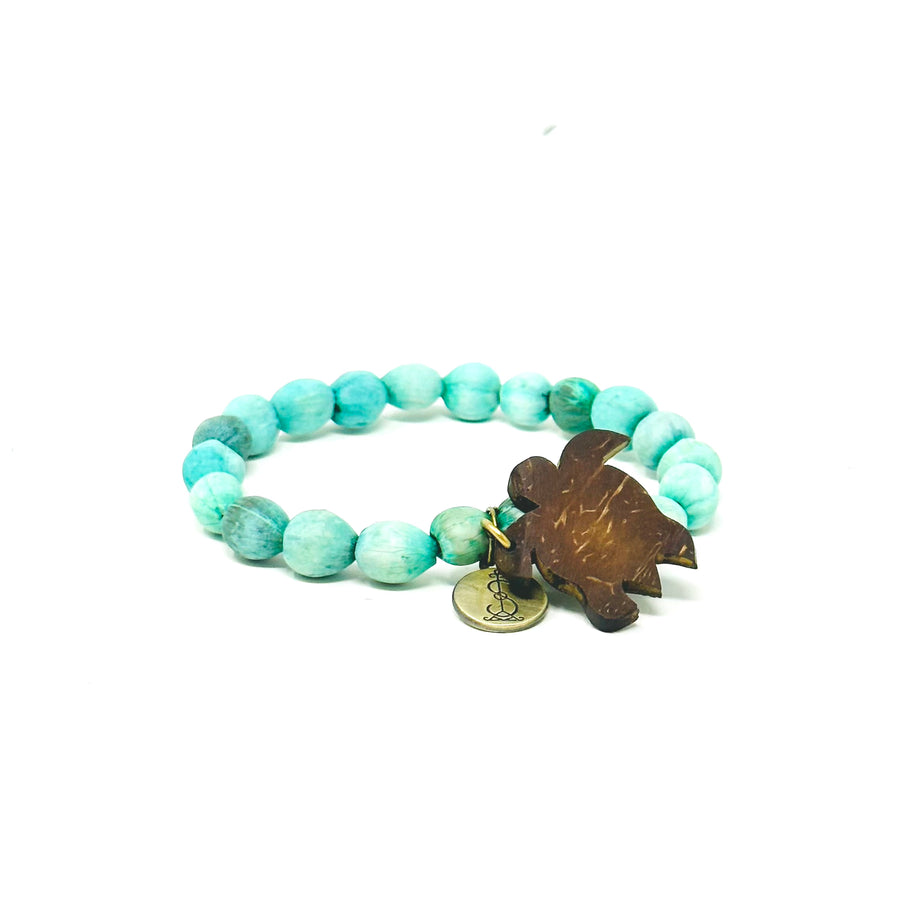handmade green turtle charm beaded bracelet